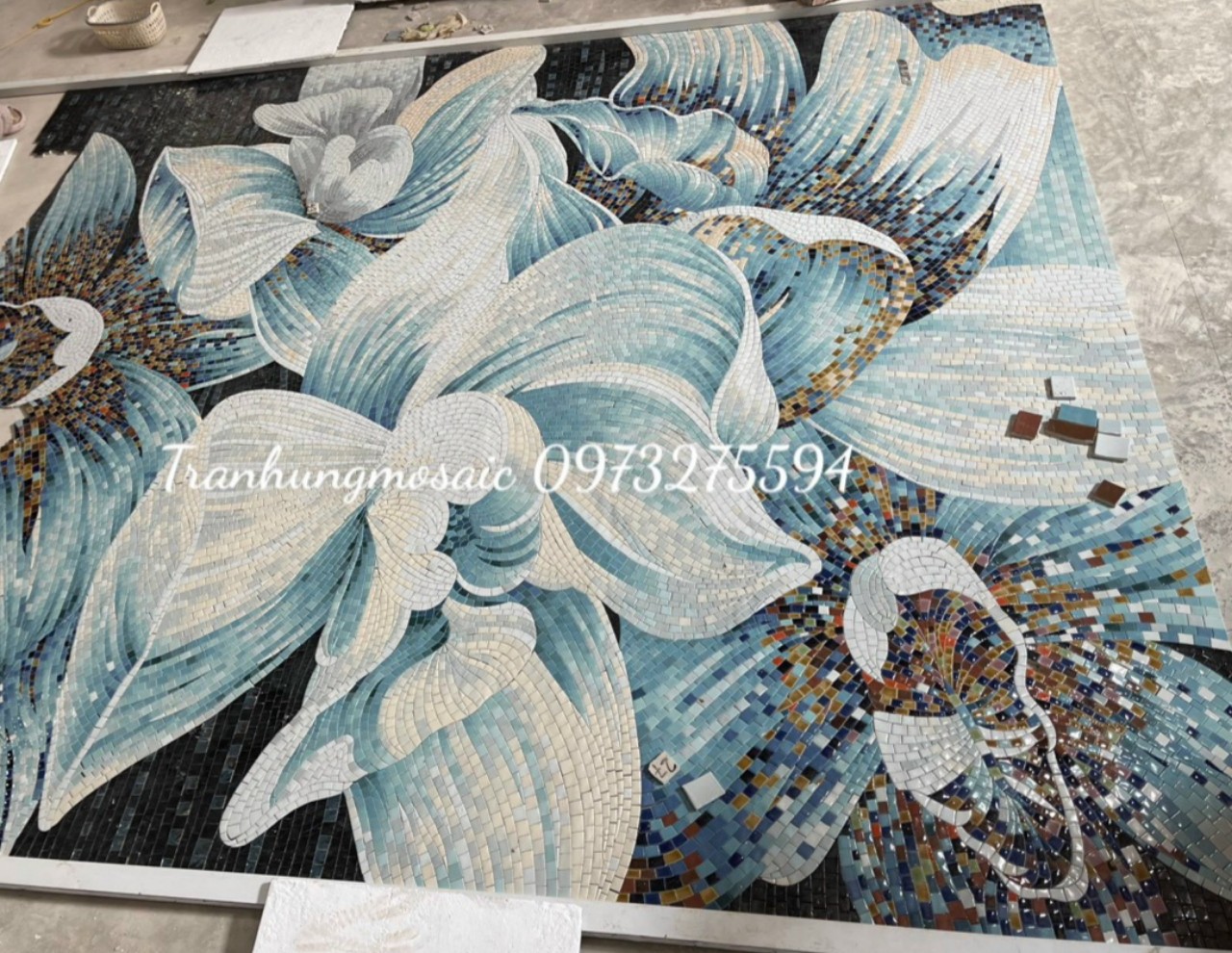 TRANH MOSAIC HOA XANH