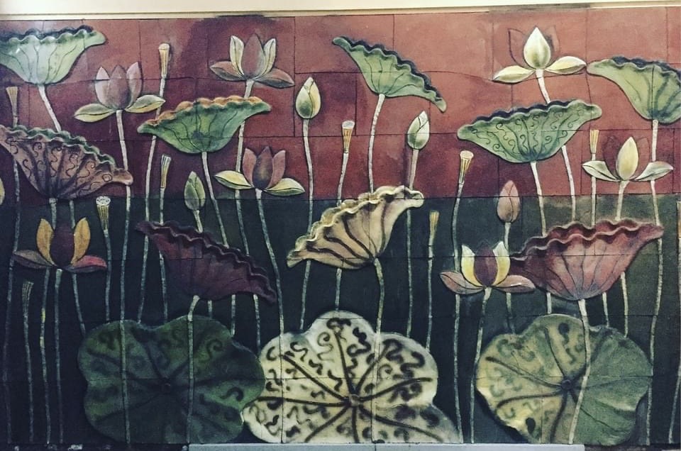 TRANH GỐM ĐẮP NỔI ĐẦM HOA SEN