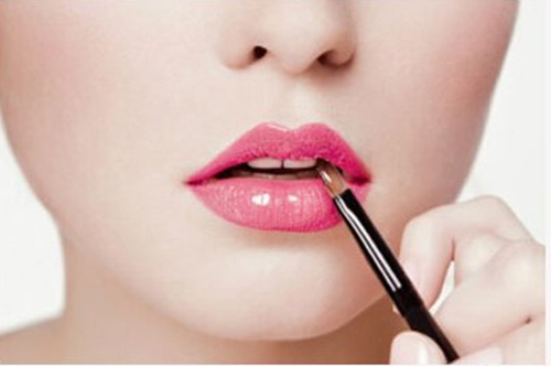 3 Bước trang điểm cho đôi môi luôn căng mọng 3 Bước trang điểm cho đôi môi luôn căng mọng