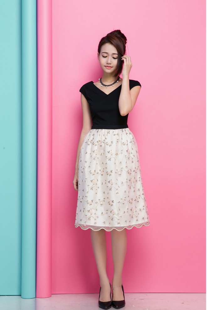 Xinh xắn và thời trang với trang phục cut-laser Xinh xắn và thời trang với trang phục cut-laser