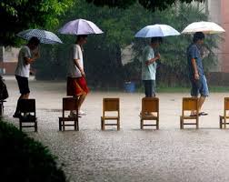 Bật cười với những hình ảnh hài hước chỉ có ở mùa mưa