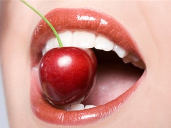 Dưỡng môi mềm mại trong ngày gió đông Dưỡng môi mềm mại trong ngày gió đông