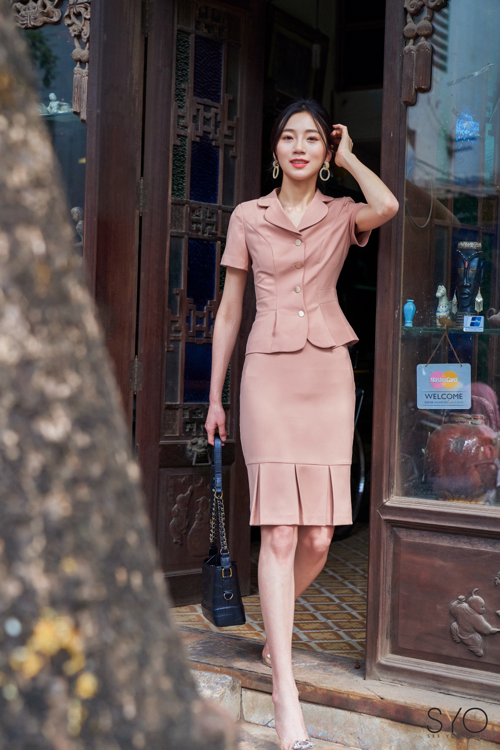 Váy Ren Màu Kem Sang Trọng Thiết Kế Cao Cấp V2670 - Xuân Quỳnh Luxury