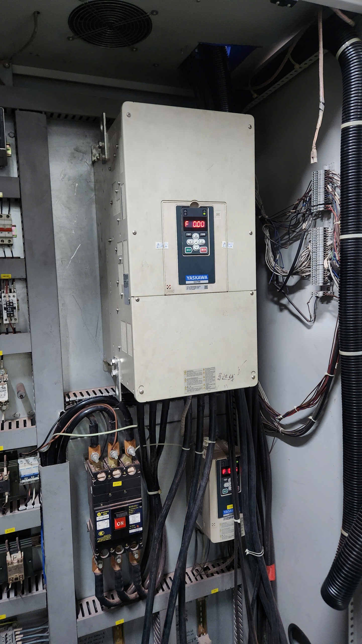 sua-chua-bien-tan-yaskawa-4