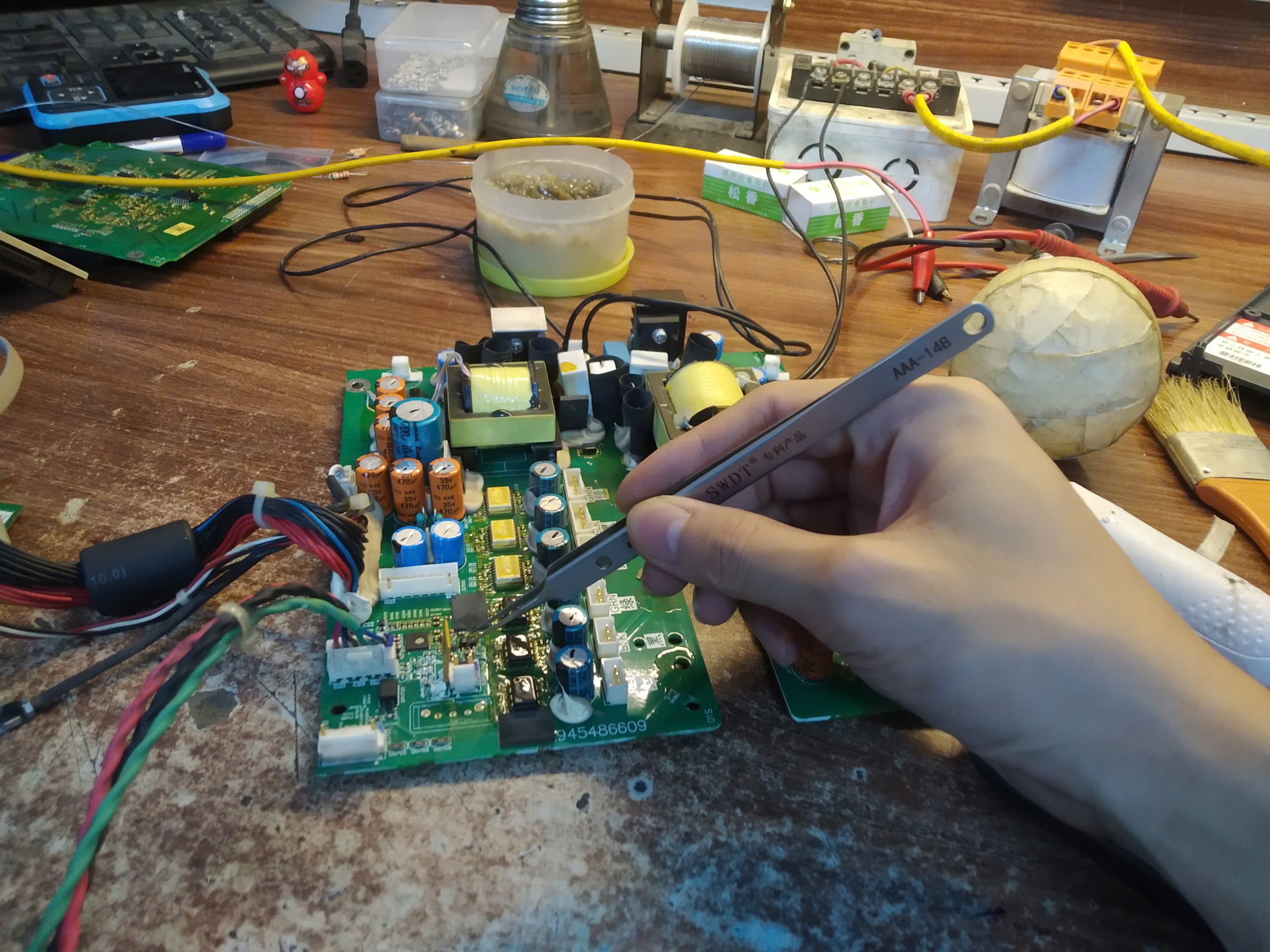 thay-the-linh-kien-bien-tan