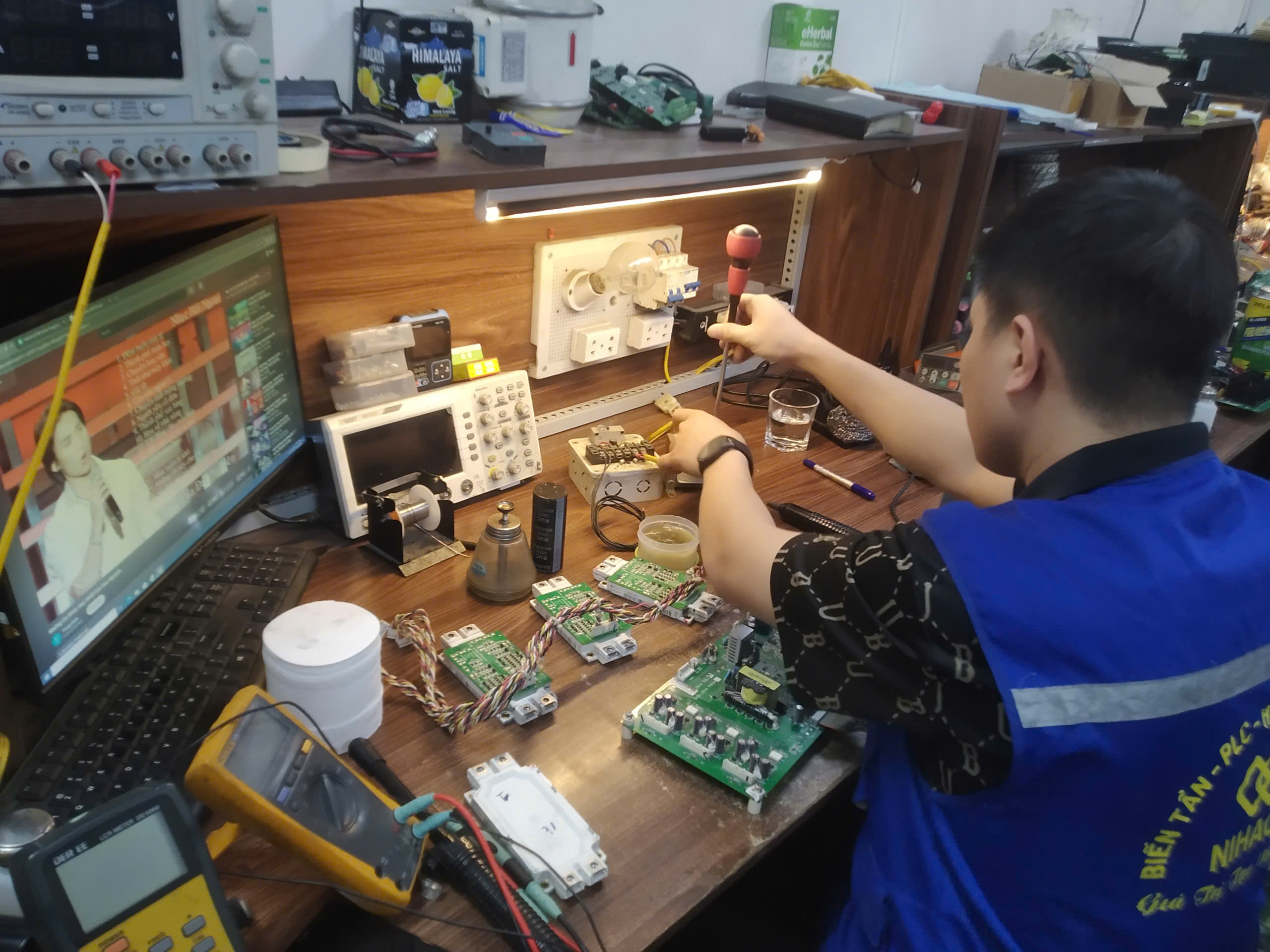 sua-chua-bien-tan-tai-ha-noi-10