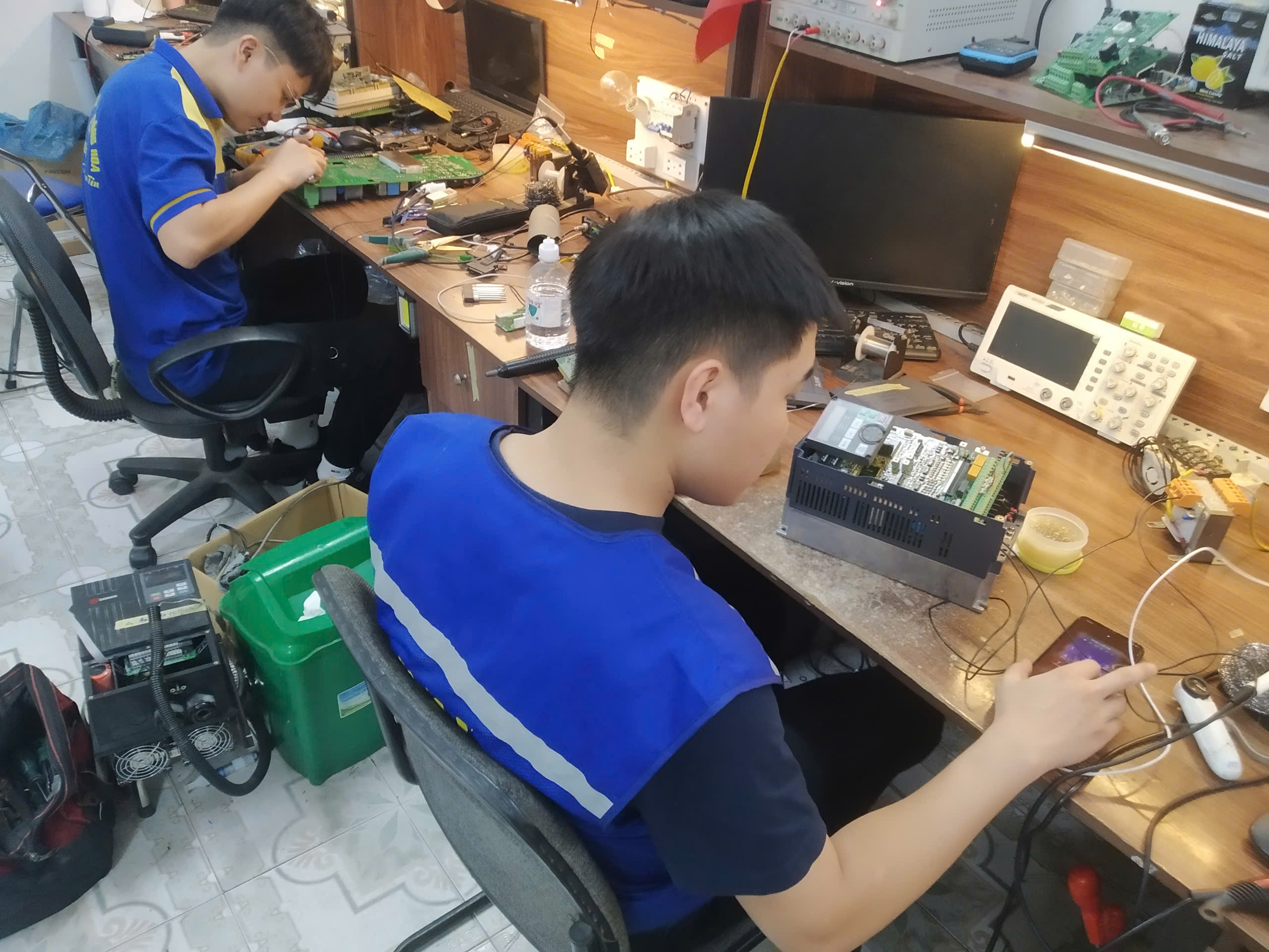 sua-chua-bien-tan-tai-ha-noi-15