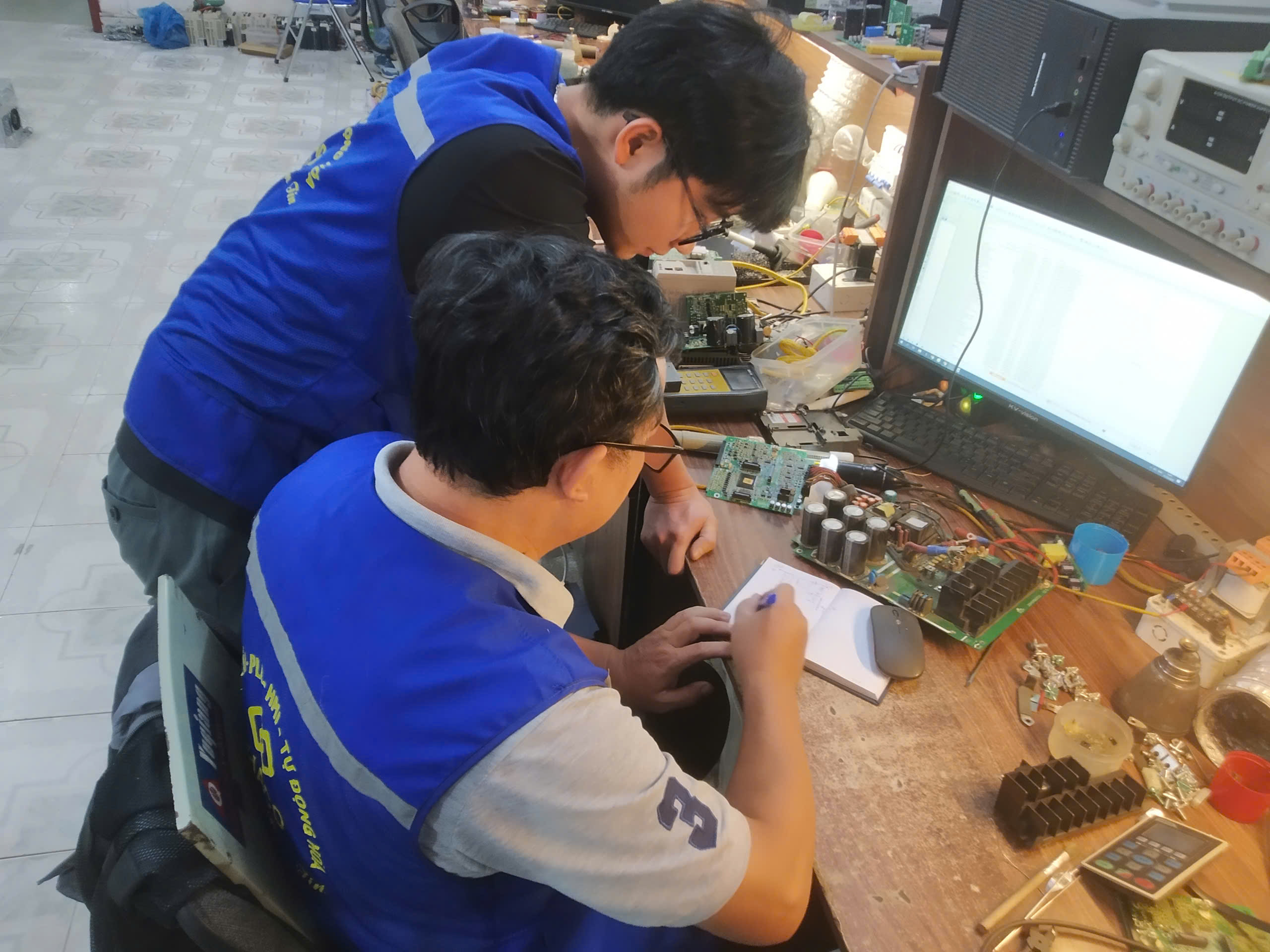 sua-chua-bien-tan-tai-ha-noi