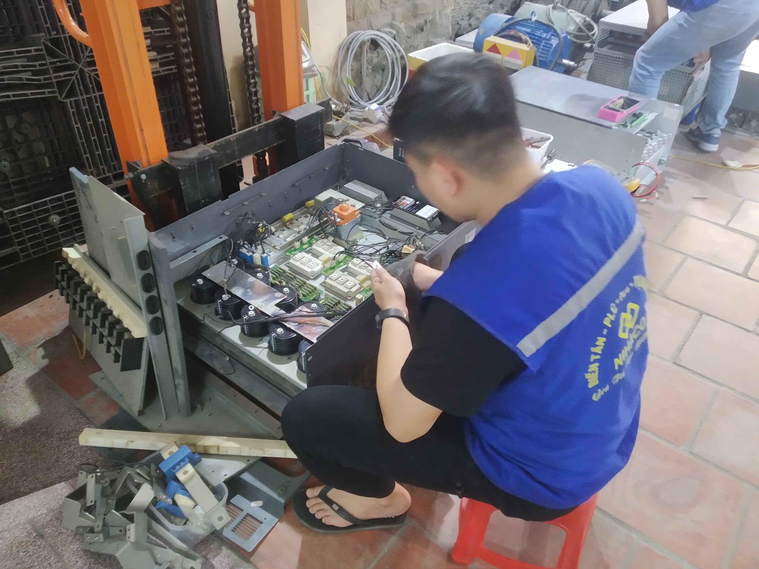 sua-chua-bien-tan-tai-ha-noi-3