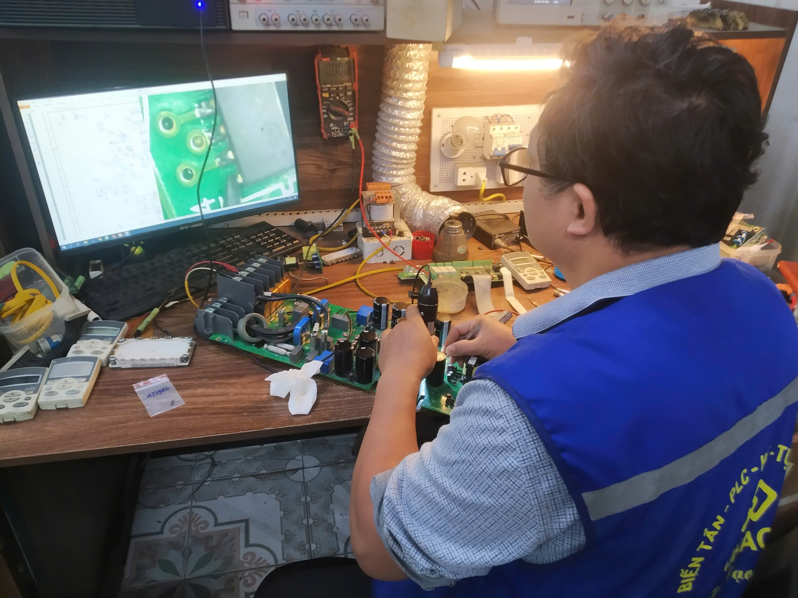 kiem-tra-mach-dieu-khien-bien-tan