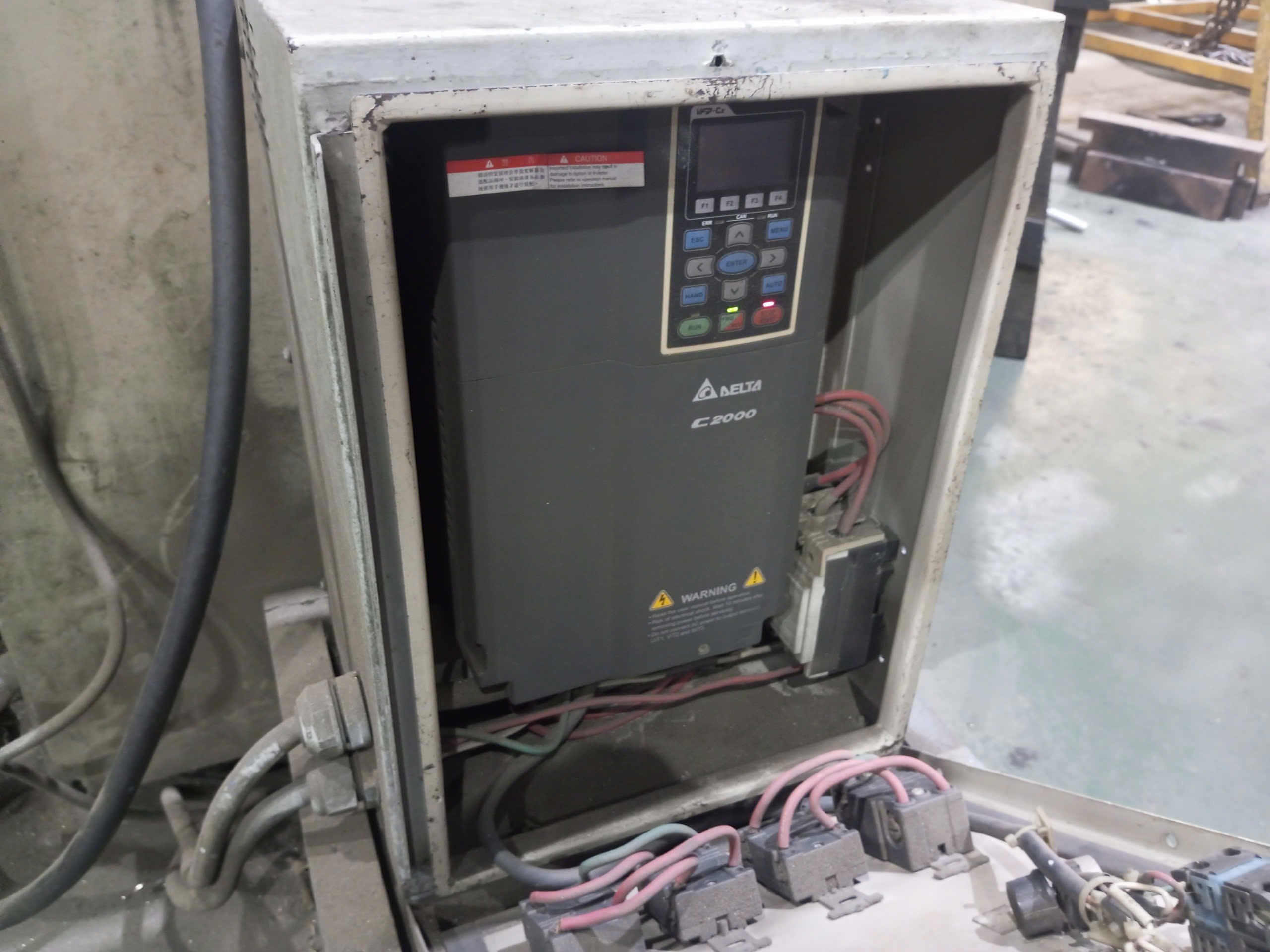 sua-chua-bien-tan-delta