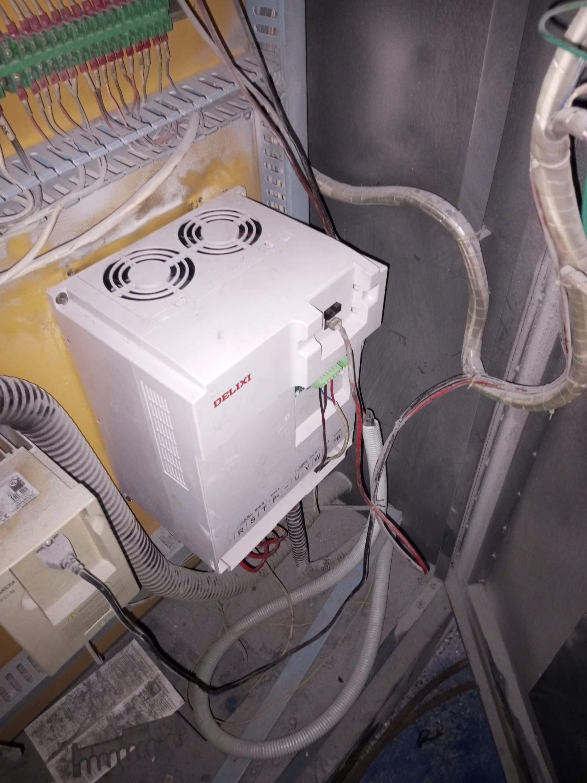 lap-dat-bien-tan-cho-may-thoi-nhua