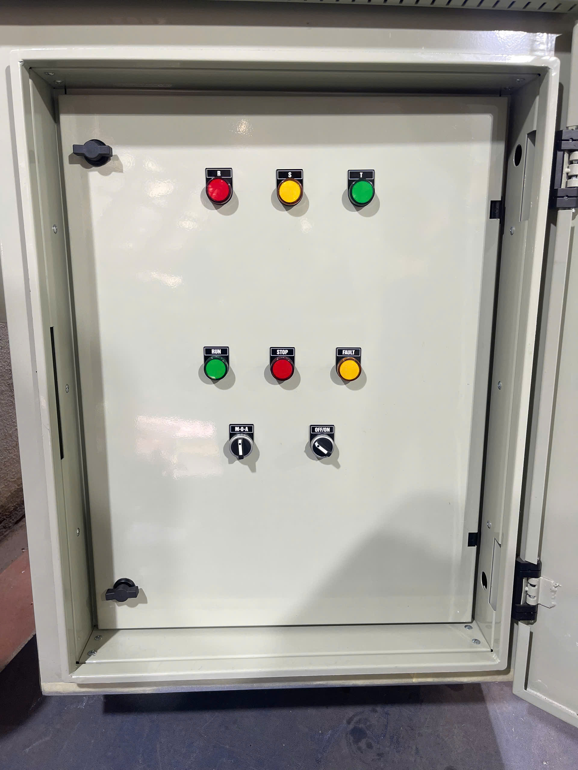 vo-tu-dien-dieu-khien-2-lop-canh