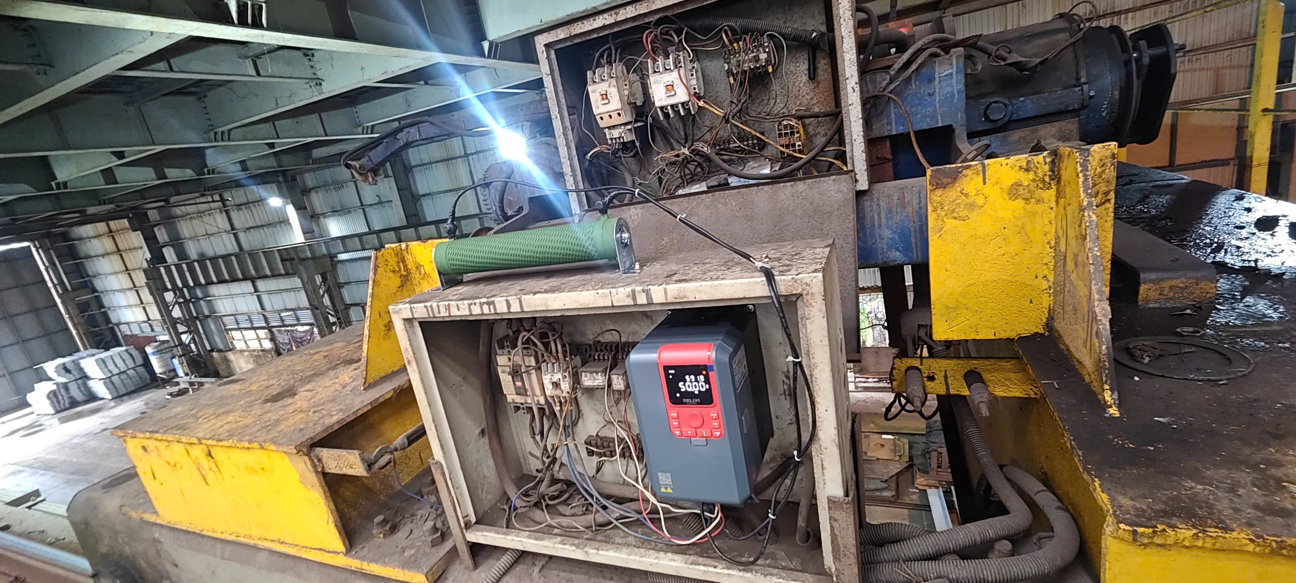 bien-tan-cau-truc-delixi