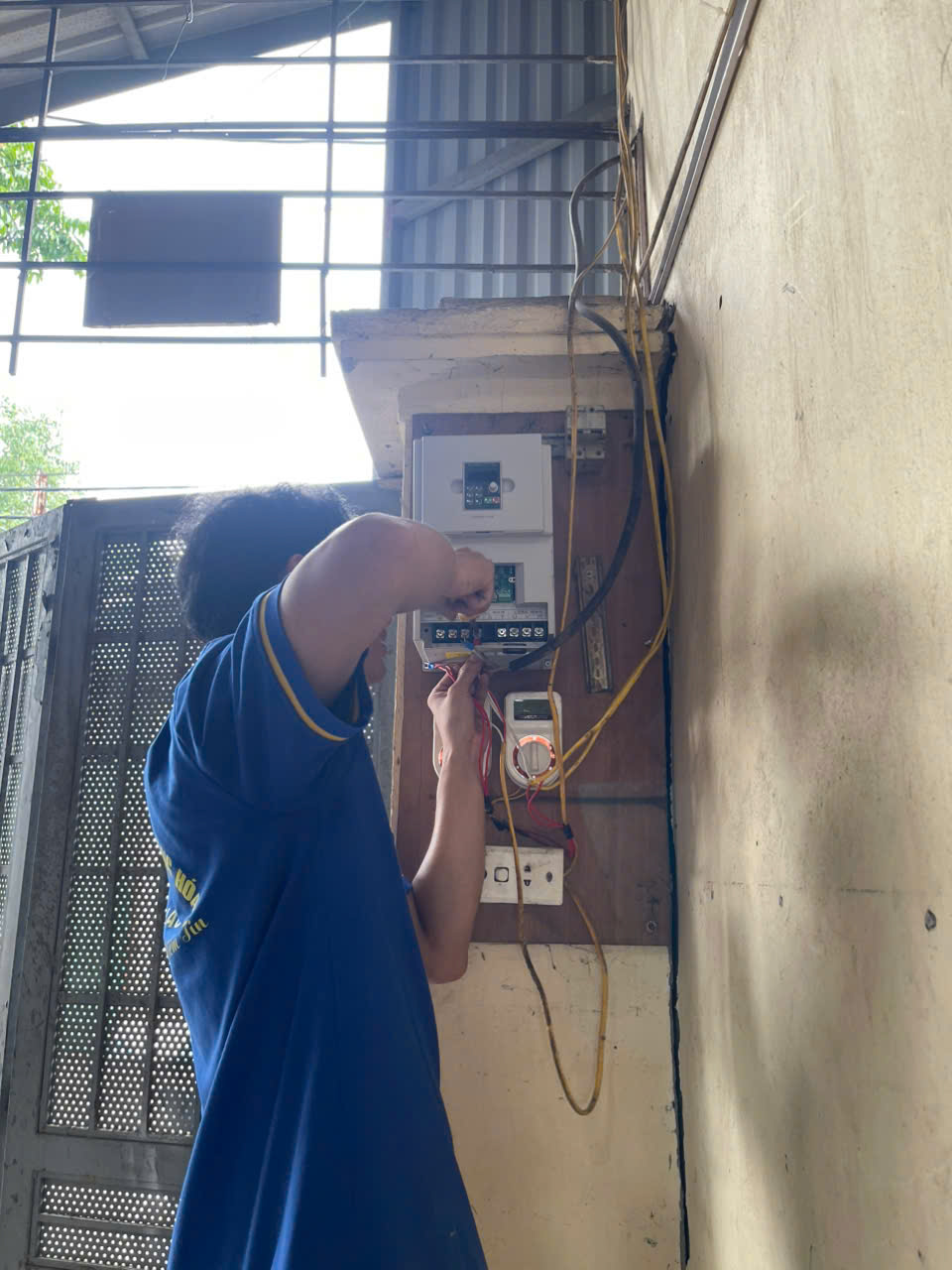 lap-bien-tan-cho-may-nen-khi-tai-ha-noi-2