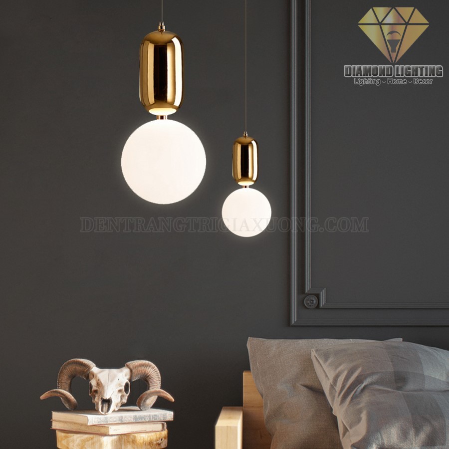 Nếu như bạn chưa định hình được mẫu đèn thả nào để trang trí cho phòng ngủ của mình, hãy tham khảo qua bộ sưu tập đèn thả đầu giường ngủ phổ biến hiện nay.