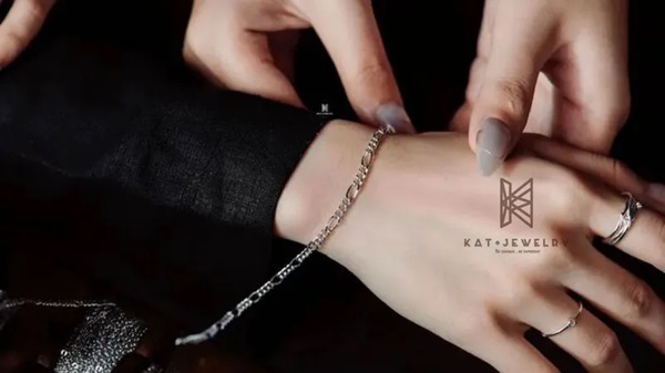 Nhẫn không chỉ là món phụ kiện tạo điểm nhấn mà còn mang câu chuyện riêng