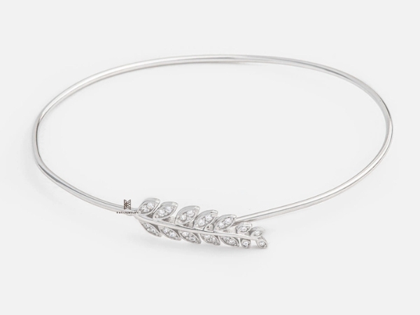 B LEAF GEM BALL THIN với phần họa tiết lá đính đá lấp lánh