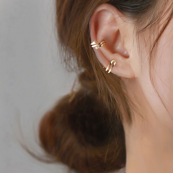 Gợi ý  cách đeo bông tai không bị hôi mà bạn cần biết