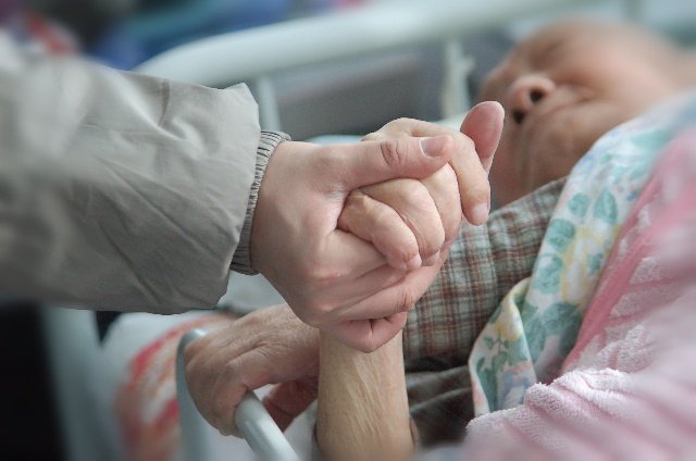 Biểu hiện của người già sắp chết
