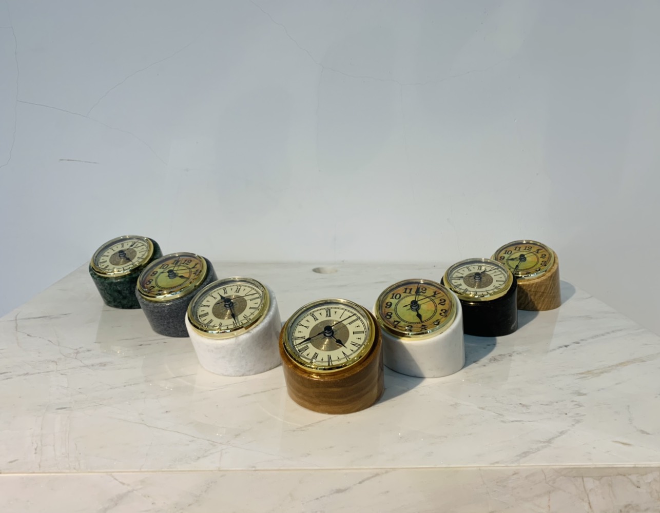 THESE STYLISH MARBLE CLOCKS WILL IMMEDIATELY IMPROVE YOUR LIVING SPACE