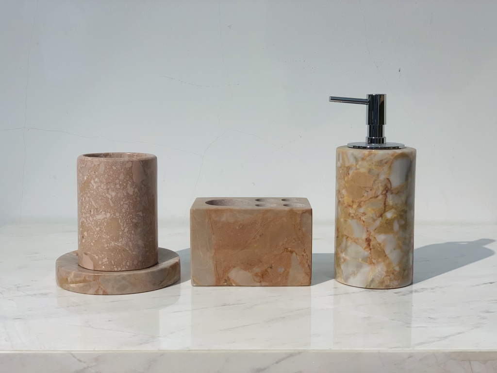 RENOVATE YOUR BATHROOM WITH THESE ACCESSORIES RENOVATE YOUR BATHROOM WITH THESE ACCESSORIES