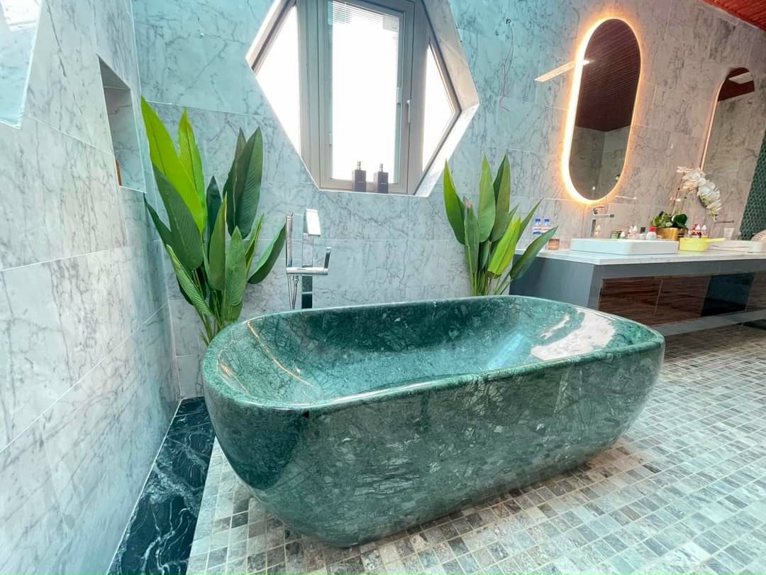 THE SUPRISING BENEFITS OF MARBLE BATHTUB