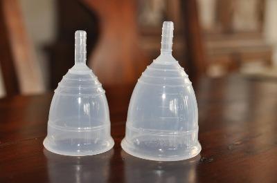 2 kích cỡ của cốc nguyệt san