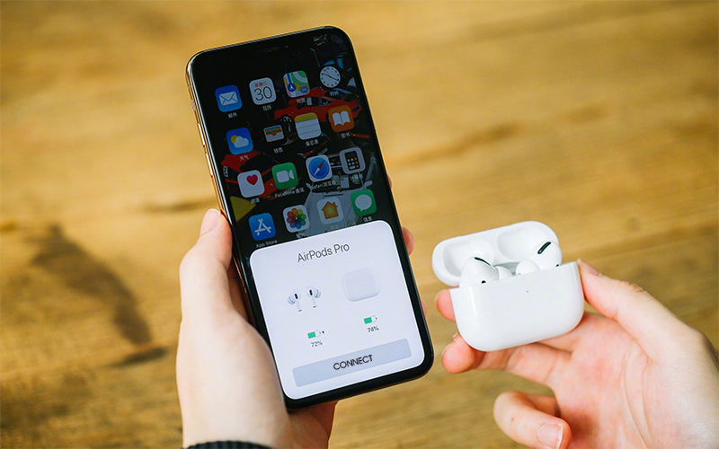 Tai nghe AirPods Pro sạc không dây Apple MWP22