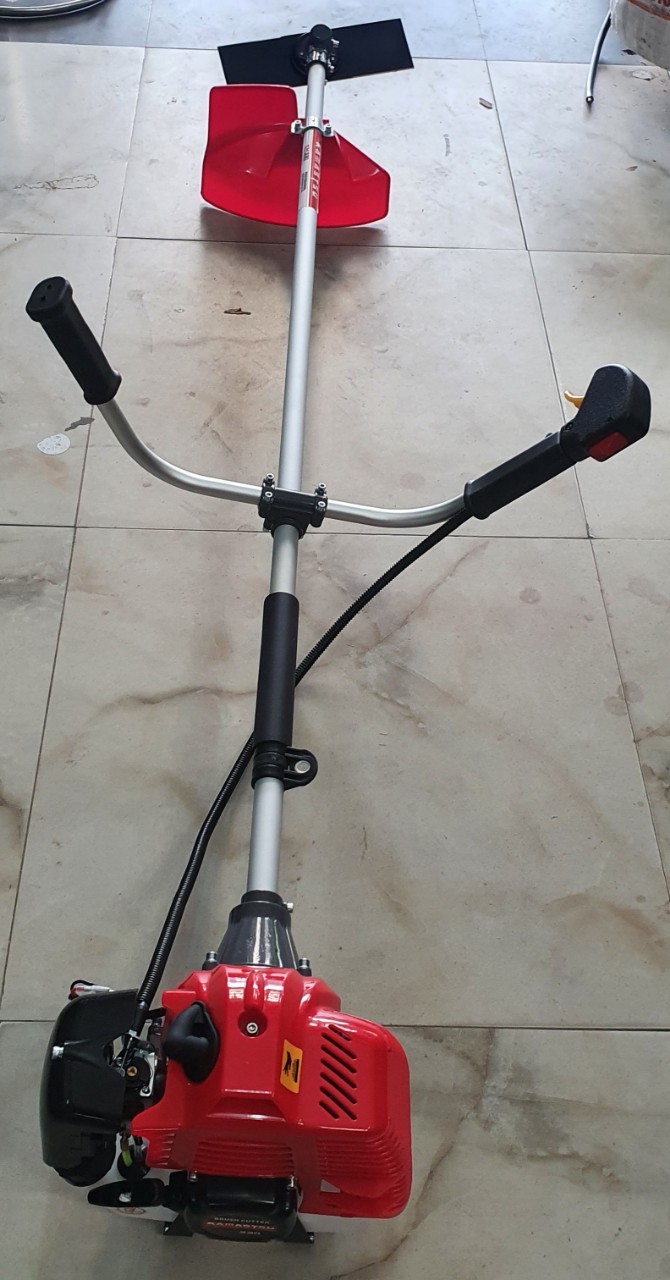 máy cắt cỏ 2 thì kamastsu km330