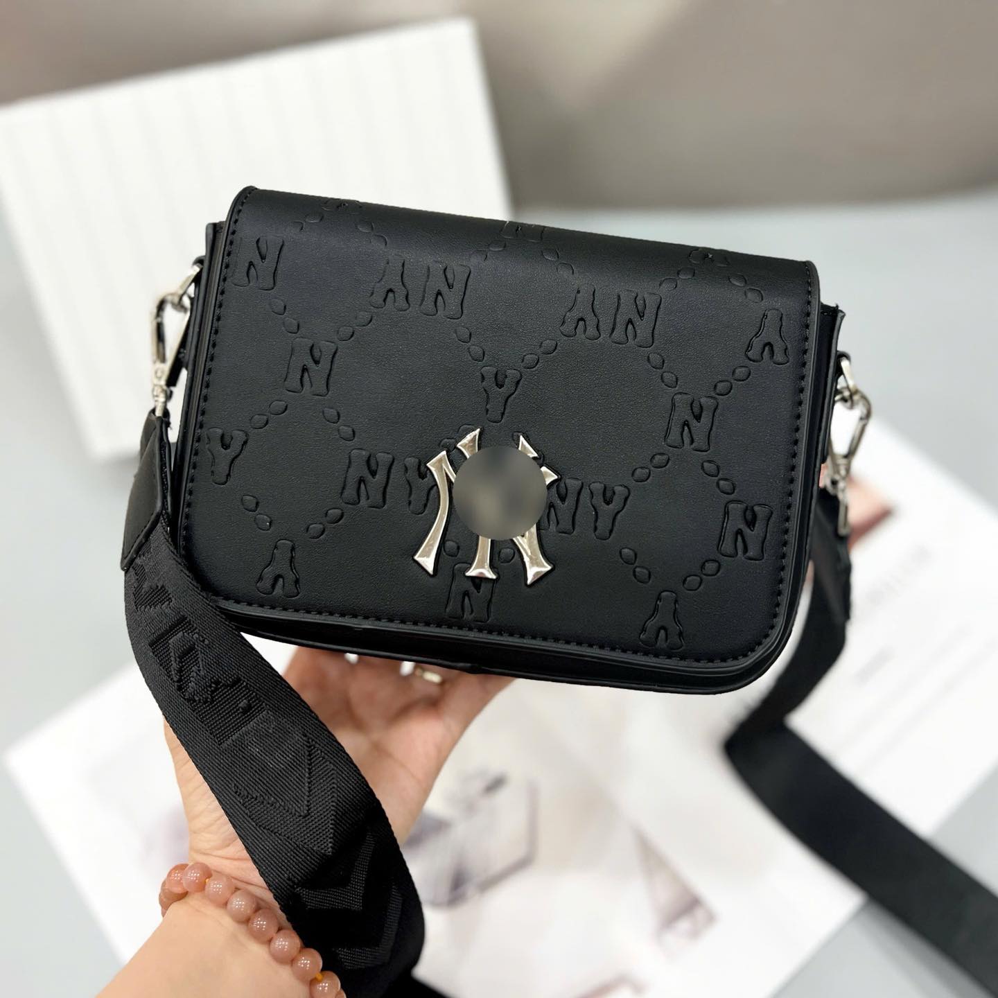 Túi ML🅱️ Monogram Hoody Bag New York Yankees Ivory