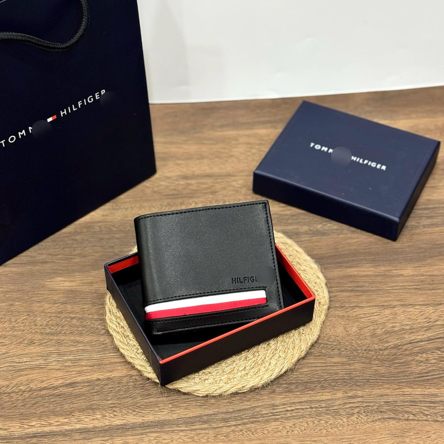 vi-nam-tommy-hilfiger