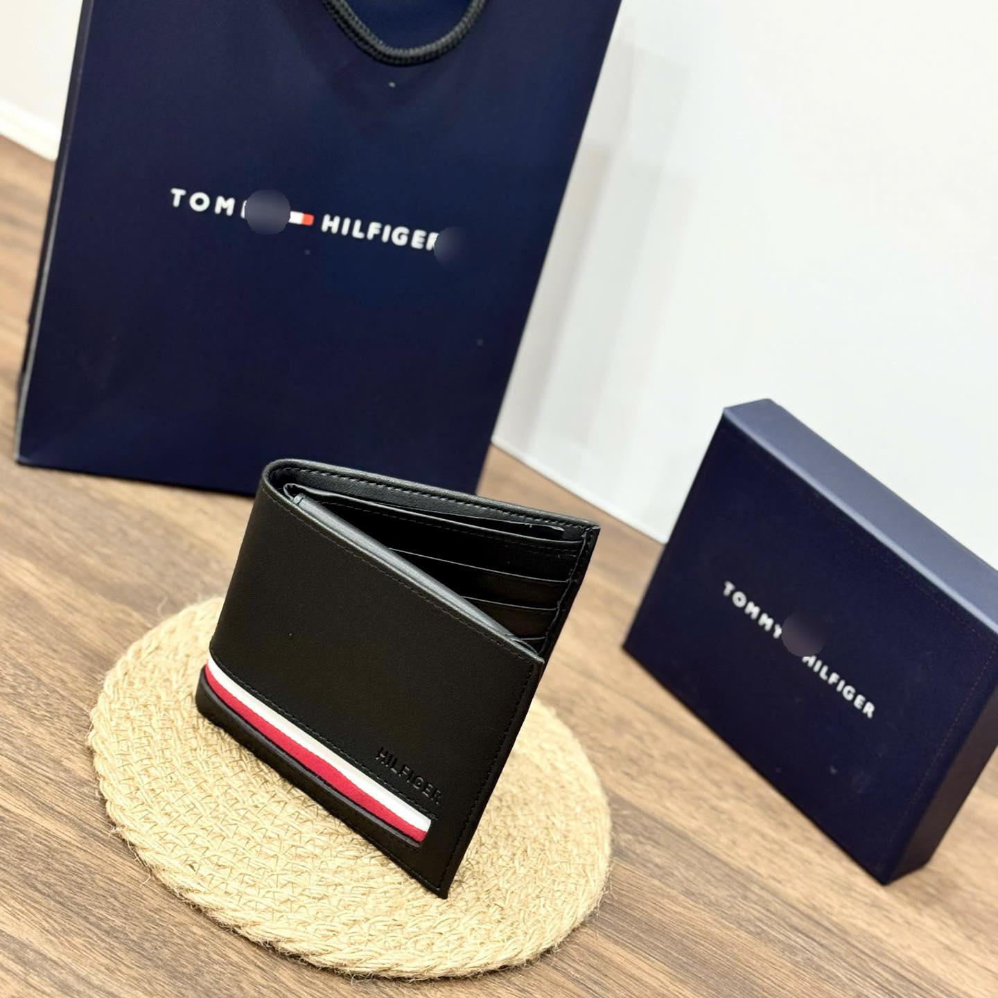 VÍ NAM TOMMY HILFIGER