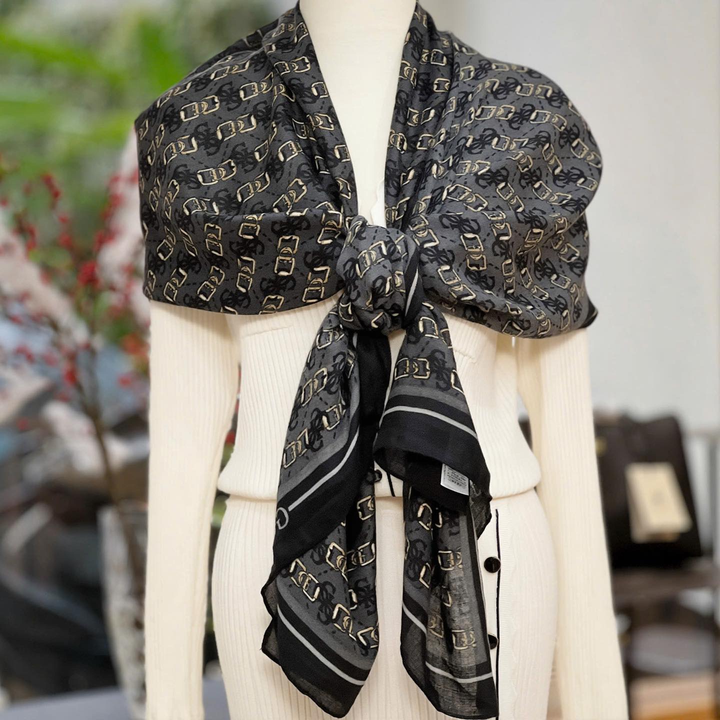 KHĂN GUE55 logo Xích Nhỏ