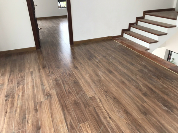 Chia sẻ kinh nghiệm chọn mua, sử dụng sàn gỗ công nghiệp đúng cách