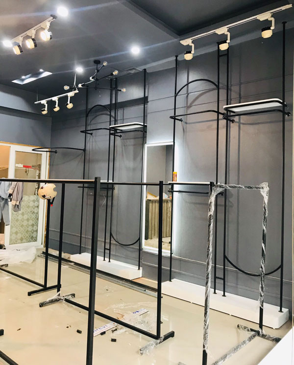 thiet-ke-thi-cong-gia-treo-quan-ao-shop-thoi-trang-tai-ha-noi