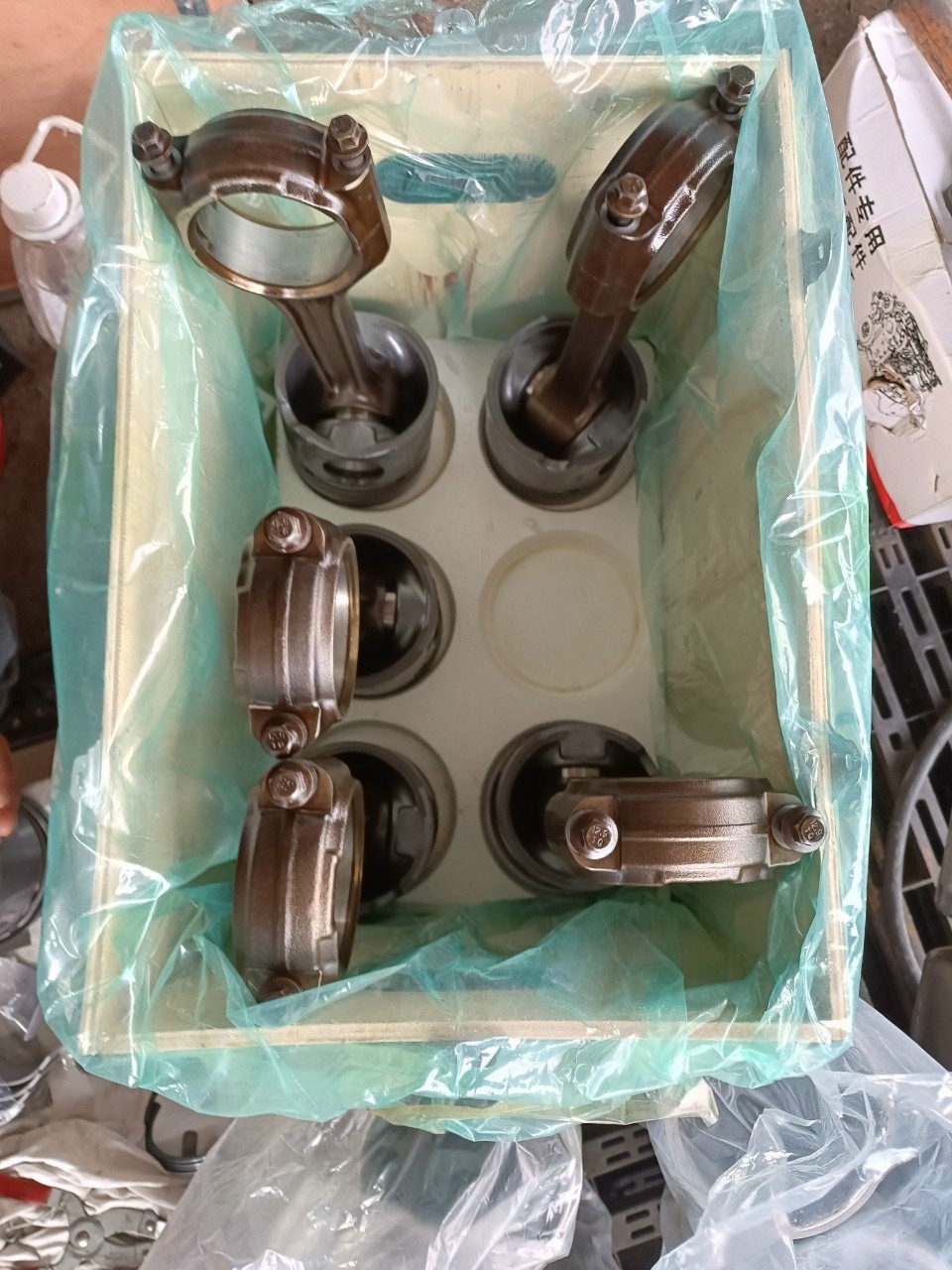 Cụm piston và tay biên động cơ Cummins 6T9.3 máy xúc lật Liugong ZL50CN mới lắp xéc măng