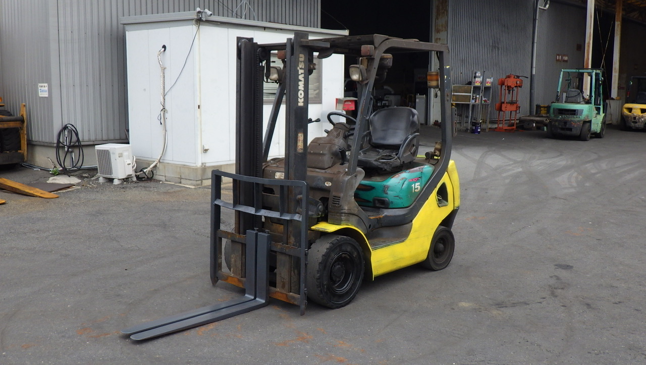 xe nâng dầu komatsu 1.5 tấn fd15t-20 cũ bãi nhật