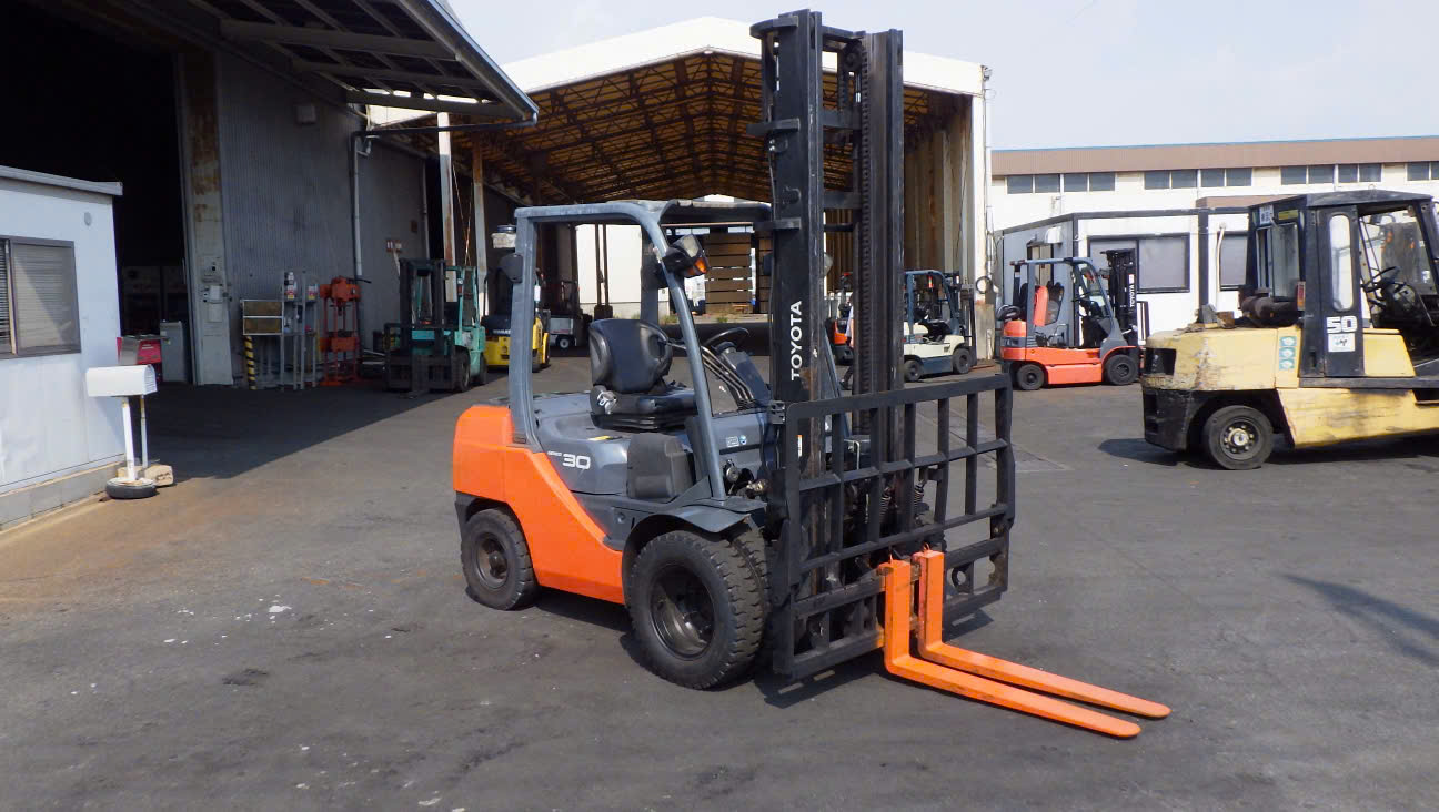 tháp nâng 4.5m và bộ gật gù lốp kép xe nâng toyota 52-8fd30