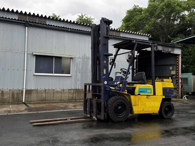 xe nâng dầu komatsu 3.5 tấn fd35-5 cũ bãi nhật