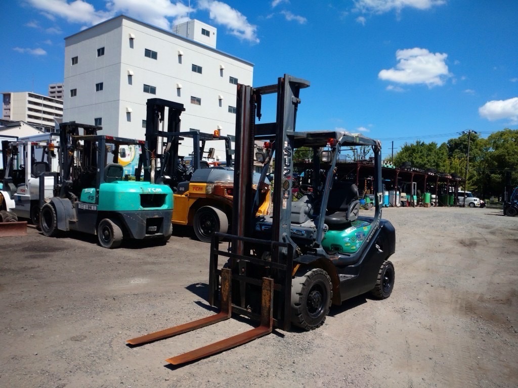 xe nâng dầu 2.5 tấn komatsu fd25t-16 số tự động tháp nâng cao 4m đời 2007 giá rẻ