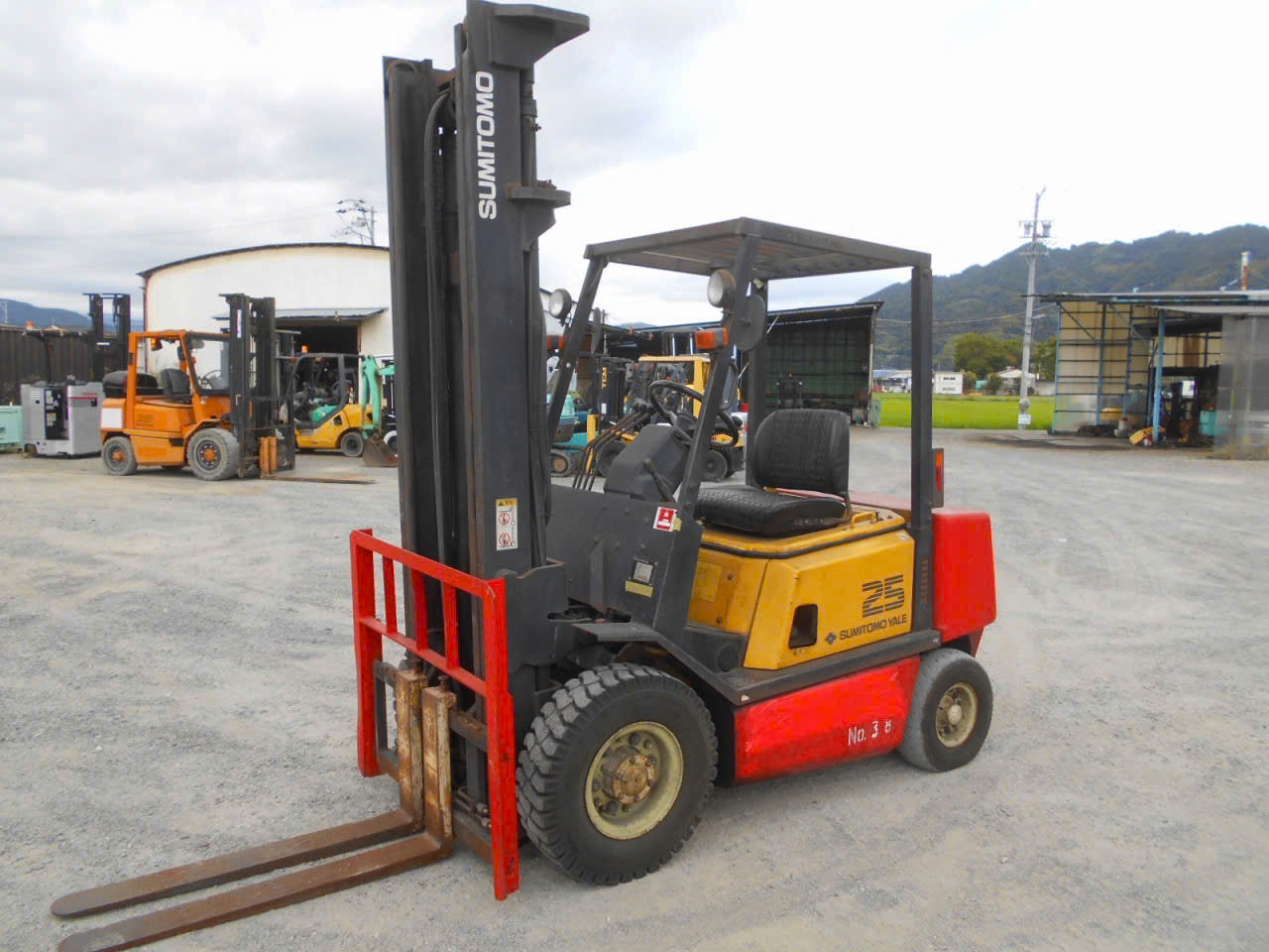xe nâng dầu 2.5 tấn sumitomo 11-fd25pvixa số tự động nâng cao 4m đời 1996