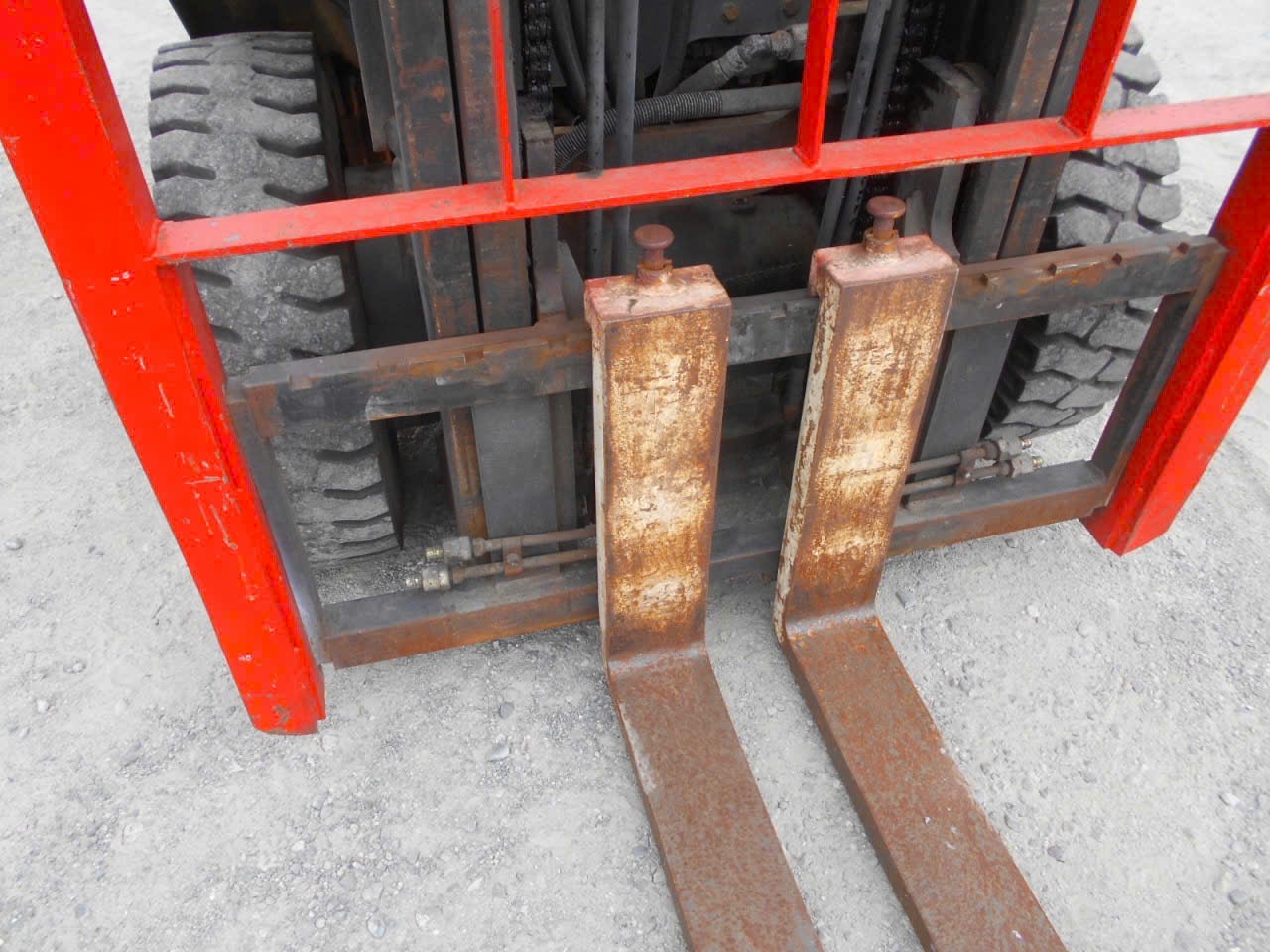 tháp nâng 2 tầng 4m xe nâng dầu sumitomo 2.5 tấn