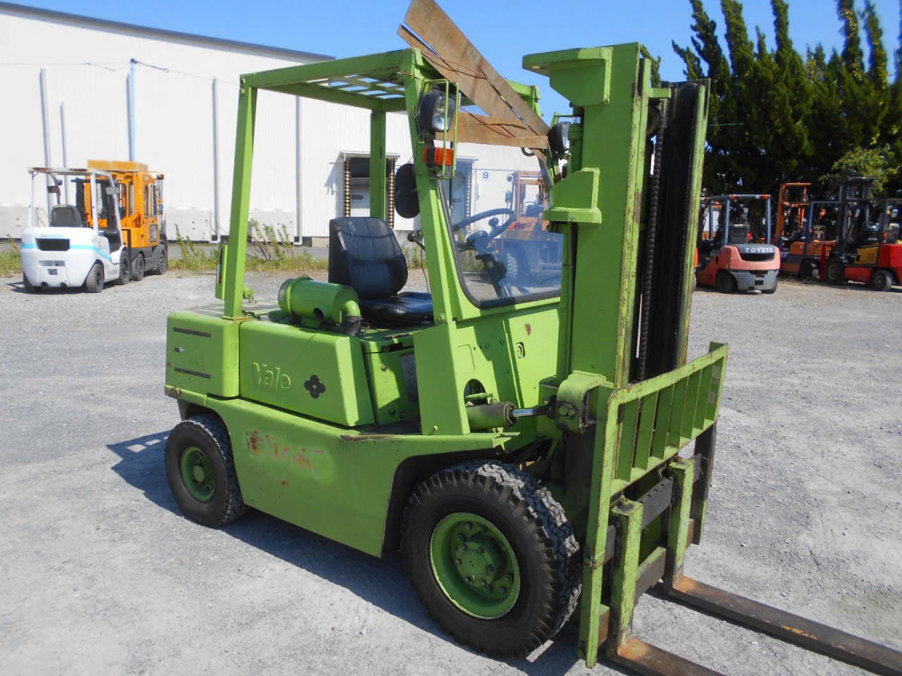 tháp nâng 2 tầng 3m xe nâng dầu sumitomo 2.5 tấn