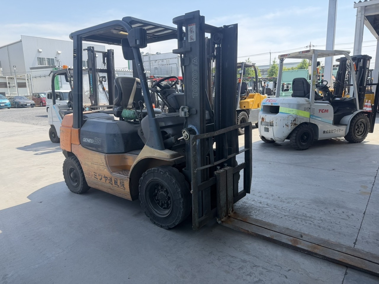 tháp nâng 2 tầng 3m xe nâng dầu toyota 2.5 tấn