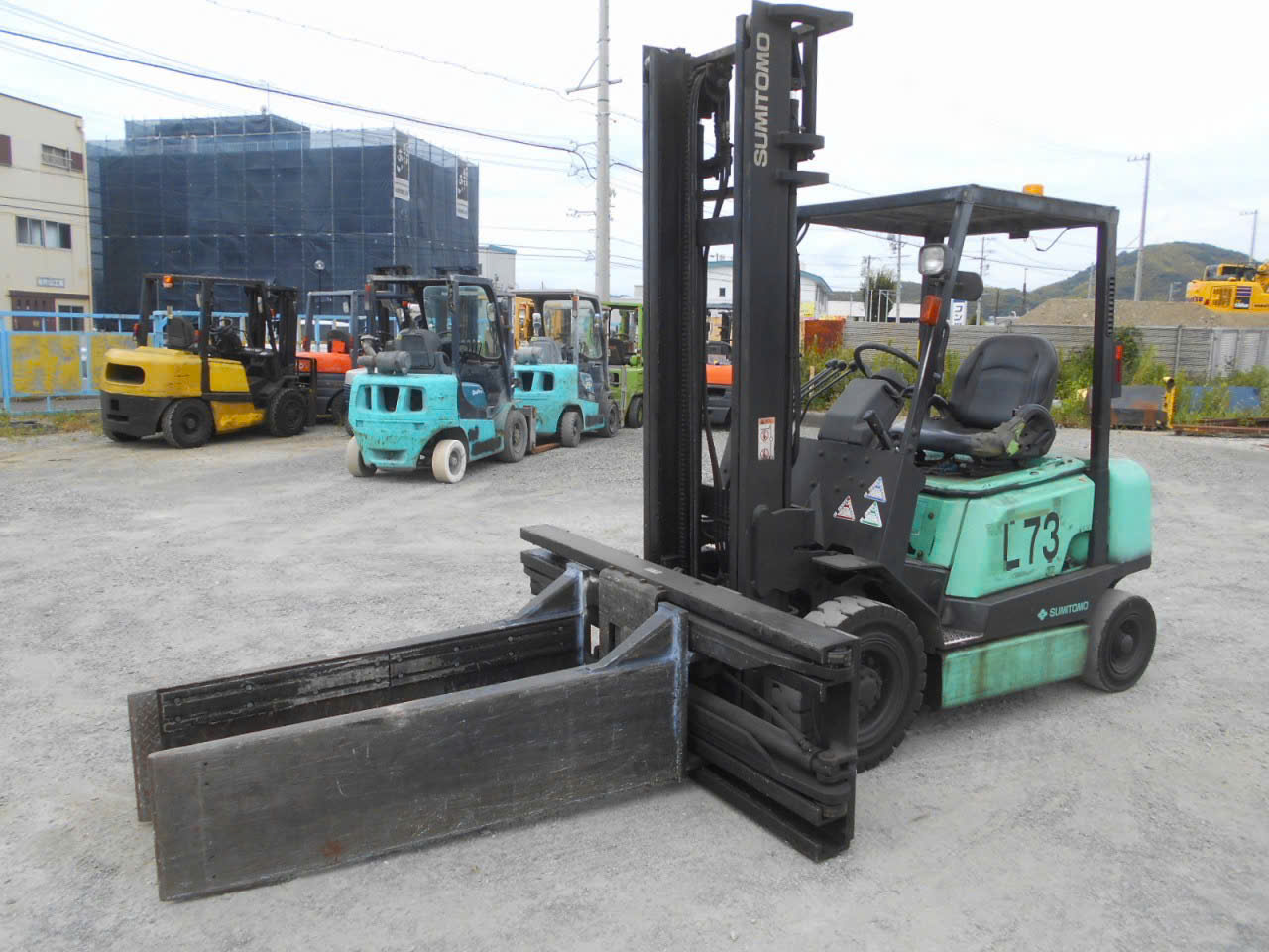 xe nâng dầu 2 tấn sumitomo 11-fd20pviiha số tự động bộ kẹp vuông nâng cao 4m đời 2005