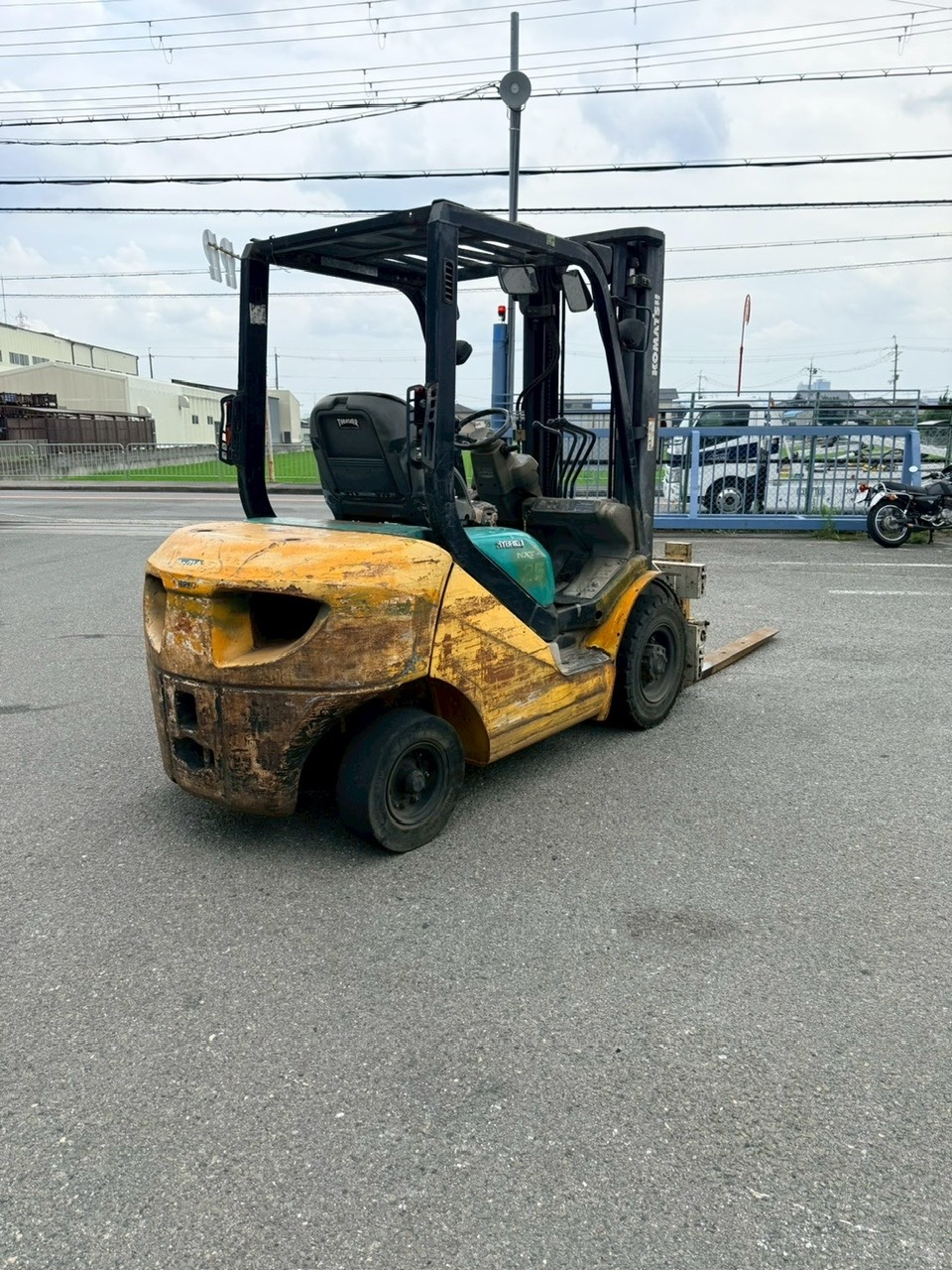 vỏ sườn sạt xi phía sau xe nâng dầu komatsu 2.5 tấn
