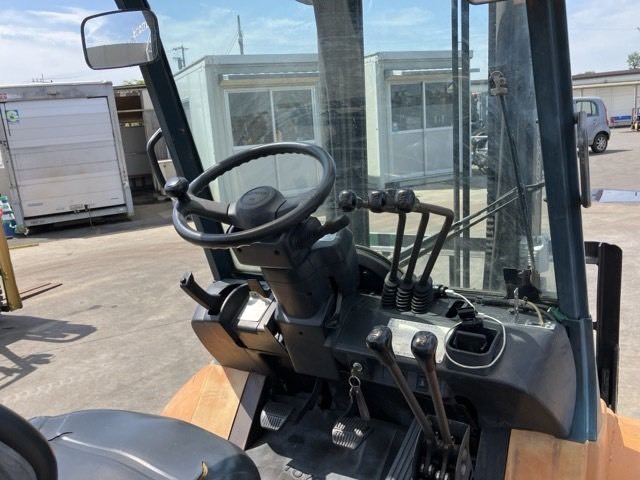 xe nâng cũ toyota 7FD25 2,5 tấn số sàn lốp kép gật gù