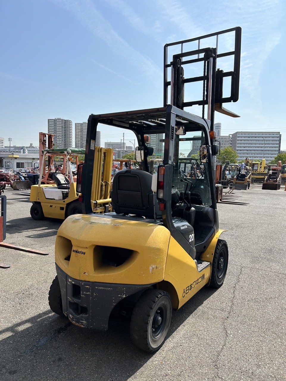 Bán Xe Nâng Cũ Nhật Bãi 2 Tấn Komatsu FD20C-17 Số Sàn Đời Cao -Giá Tốt Nhất