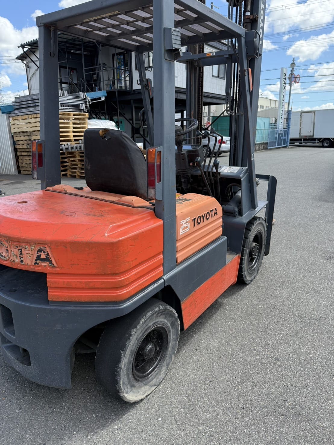 Xe nâng dầu 2,5 tấn TOYOTA 5FD25 số sàn, dịch giá. Xe đẹp giá tốt